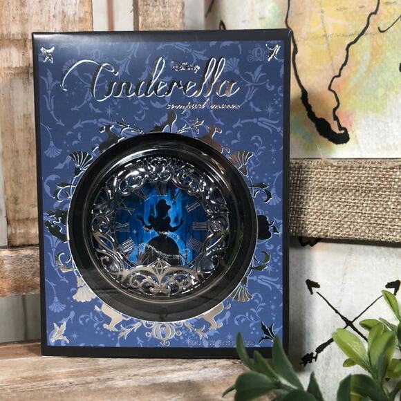 NIP Sephora Disney Princess Cinderella Compact - Picture 3 of 10